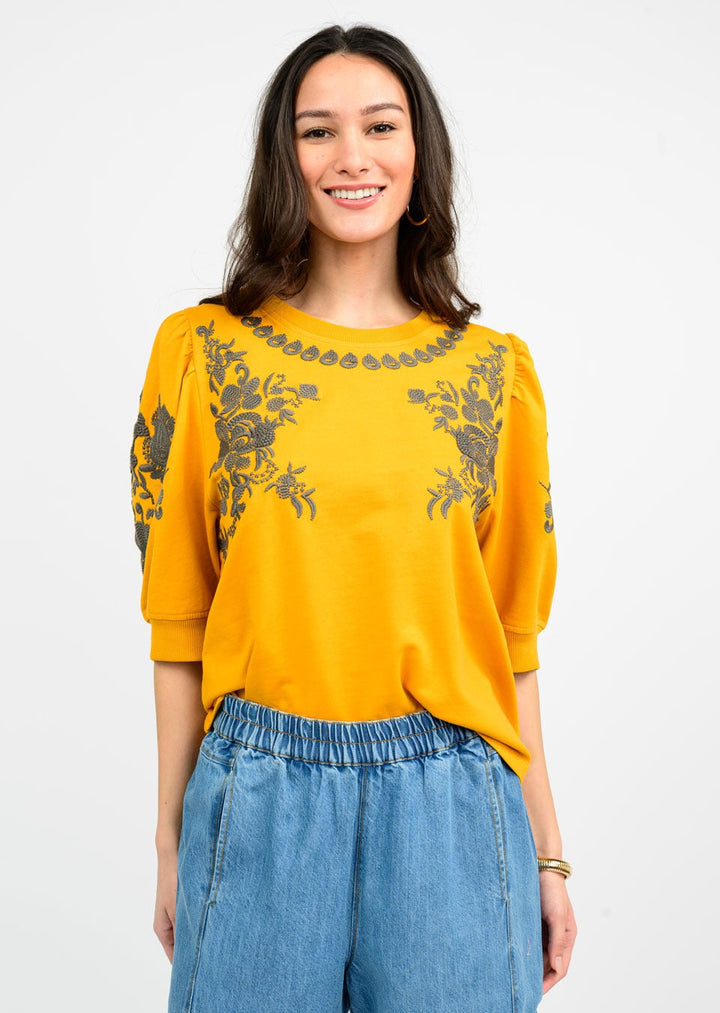 TRAILS OF FLOWERS KNIT TOP