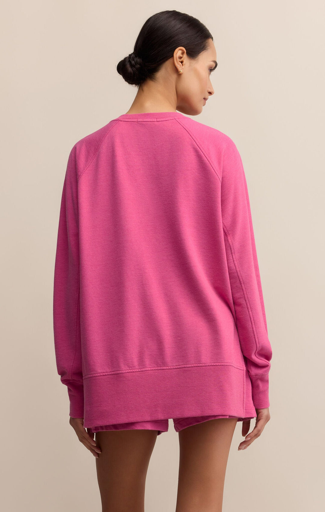 WEEKENDER V NECK