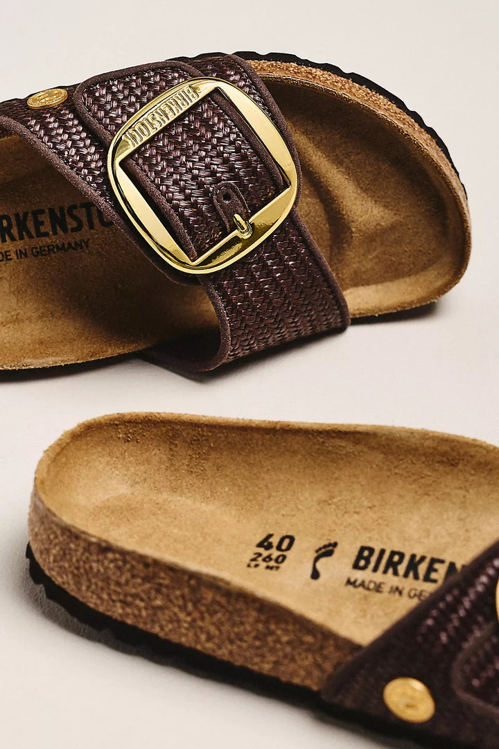 Close-up of Zertz MADRID BIG BUCKLE TEX RAFFIA N sandals featuring brown textured straps, gold buckles, and a signature contoured footbed. Branding and size markings are visible on the insole.