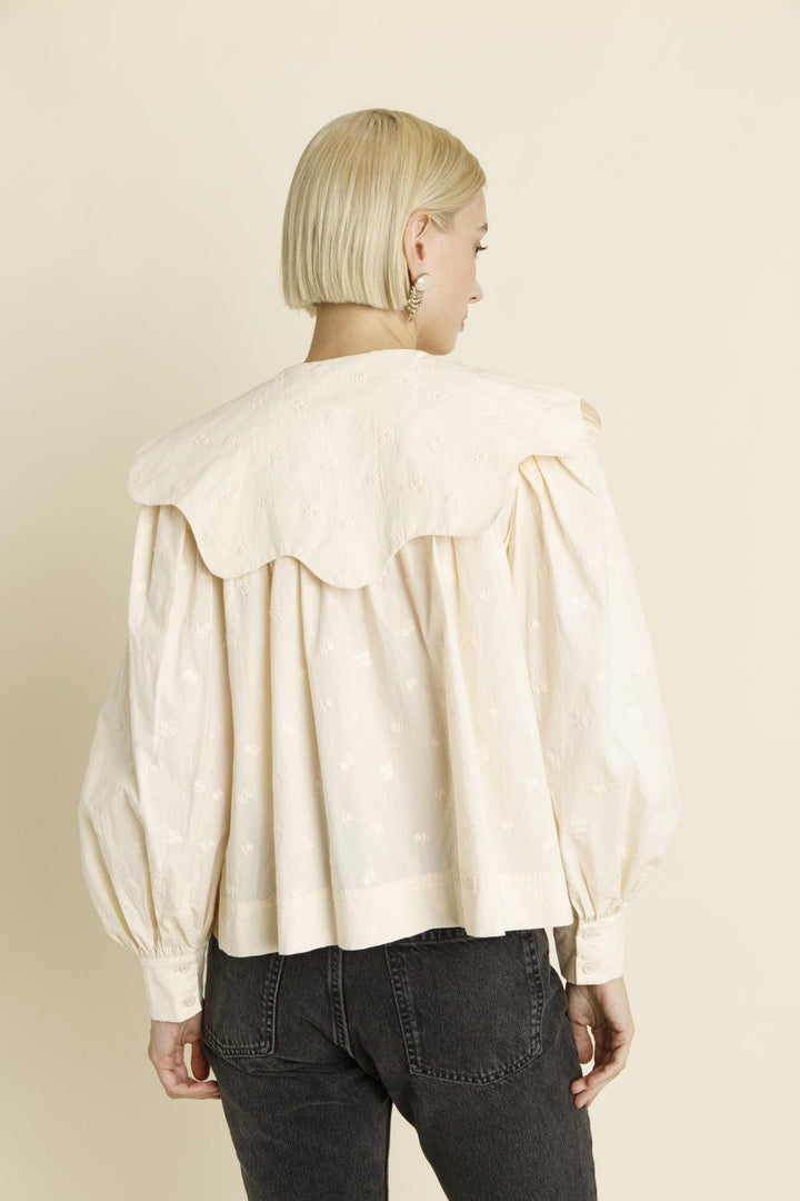 SCALLOP COLLAR BLOUSE