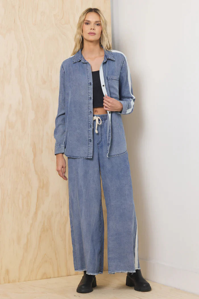 WASHED DENIM SHIRT