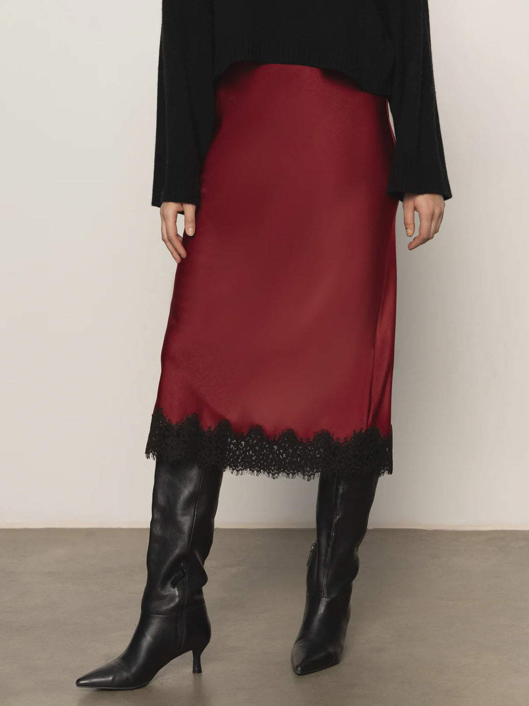 SLIP SKIRT W/LACE