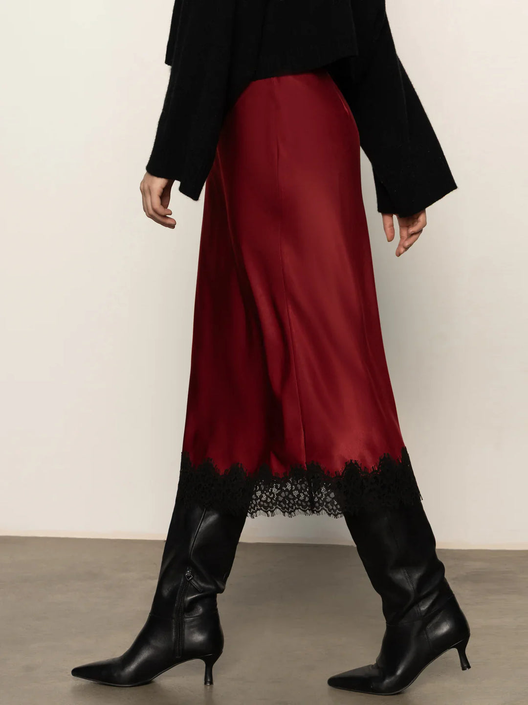 SLIP SKIRT W/LACE
