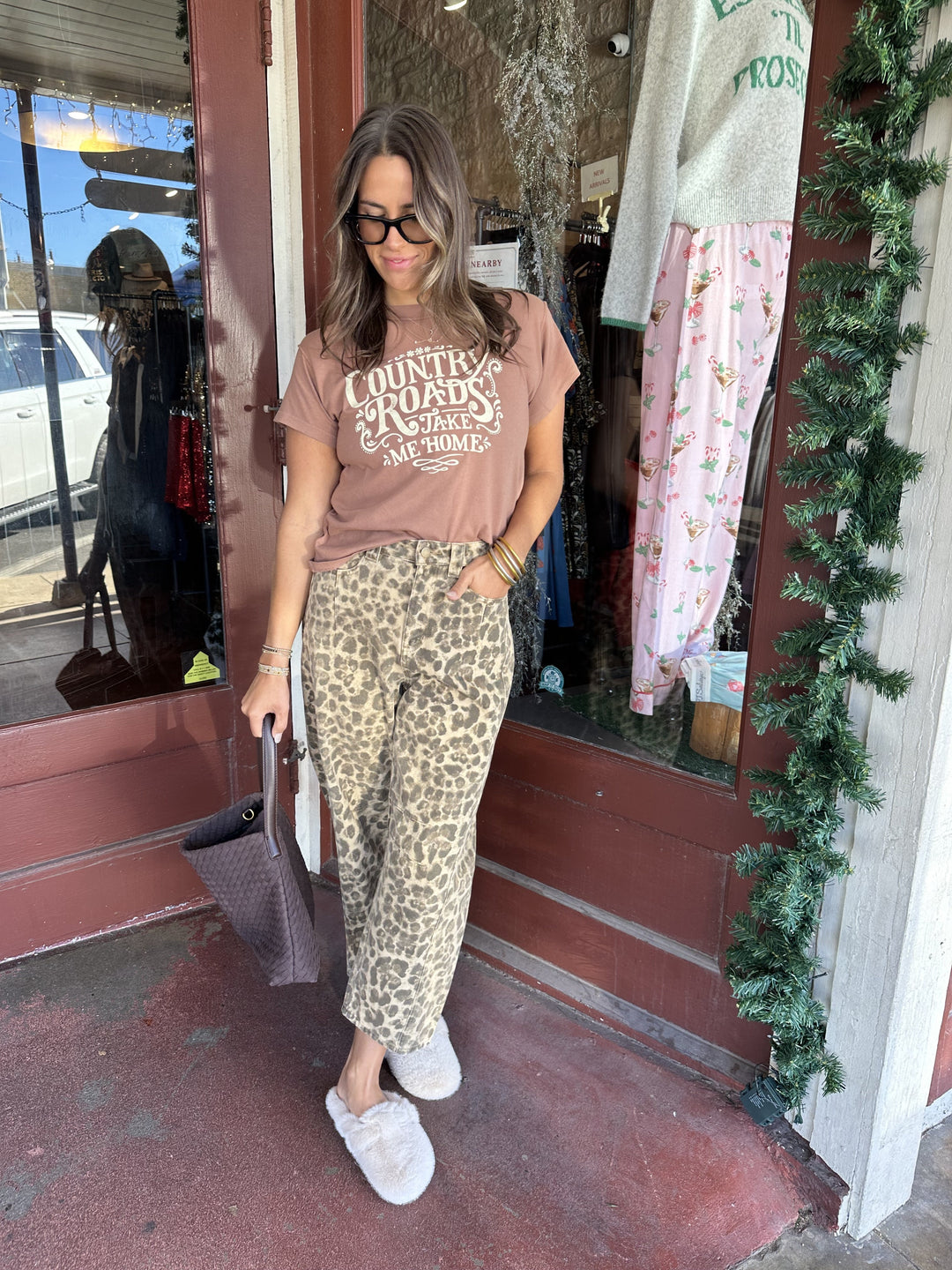 LEOPARD PRINTED BARREL PANTS
