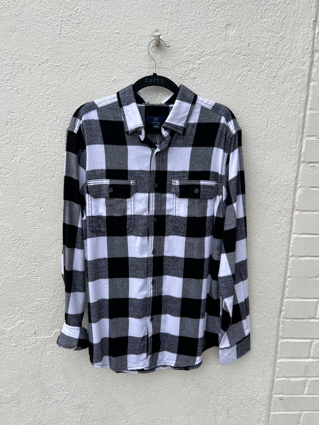 LEO DEER ON B&W FLANNEL TOP