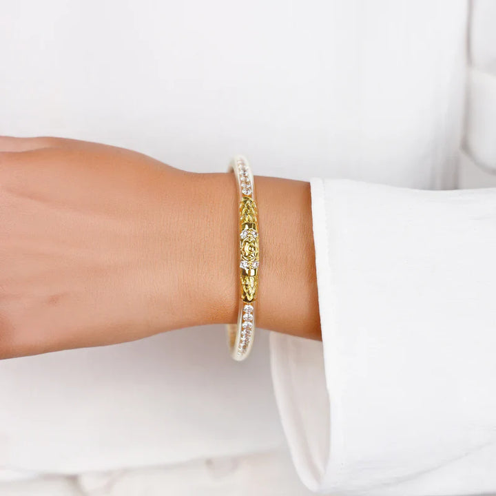 QUEEN ALL WEATHER BANGLE