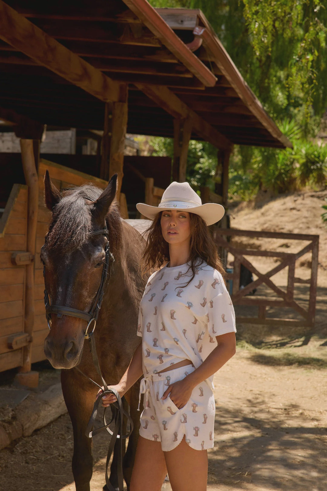 WESTERN BLOOMS SHORT