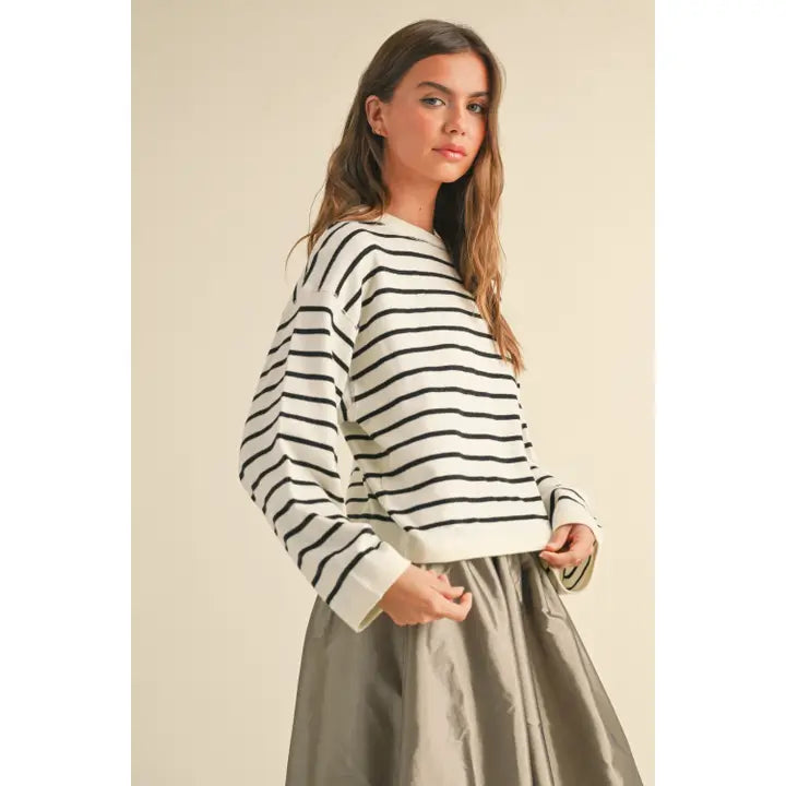 STRIPED PATTERN KNITTED TOP