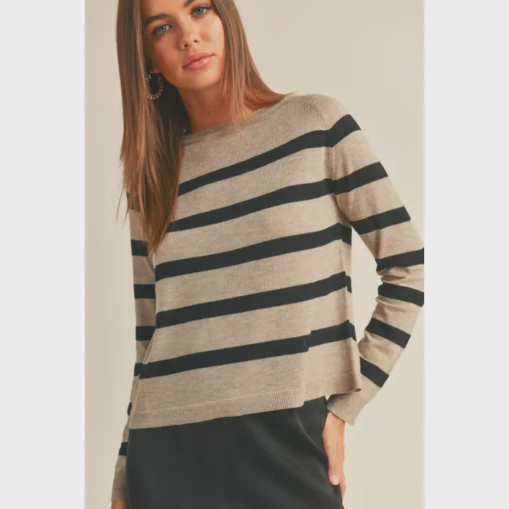 STRIPED ROUND NECK SWEATER