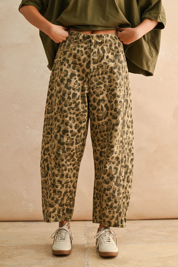 Leopardess Barrel Jeans