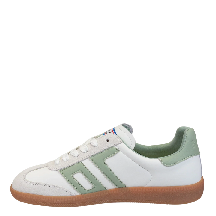 The Zertz CLOUD 2505 ARMY SNEAKER is a white, low-cut sneaker with light green side and heel details, gum rubber sole, and white laces. Soccer-inspired with European street style and minimal branding.