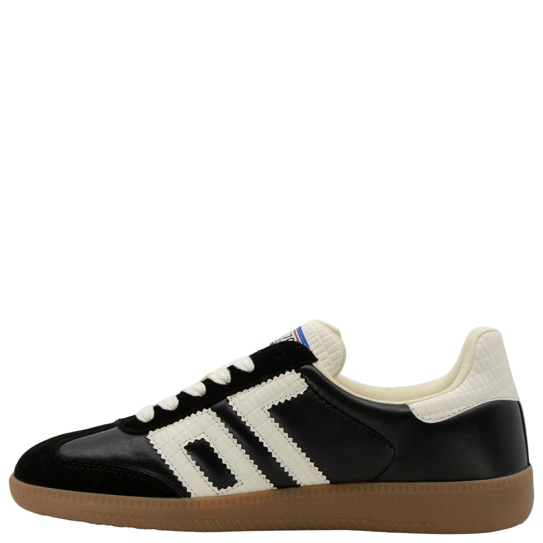 CLOUD NC BLACK MILK SNEAKER
