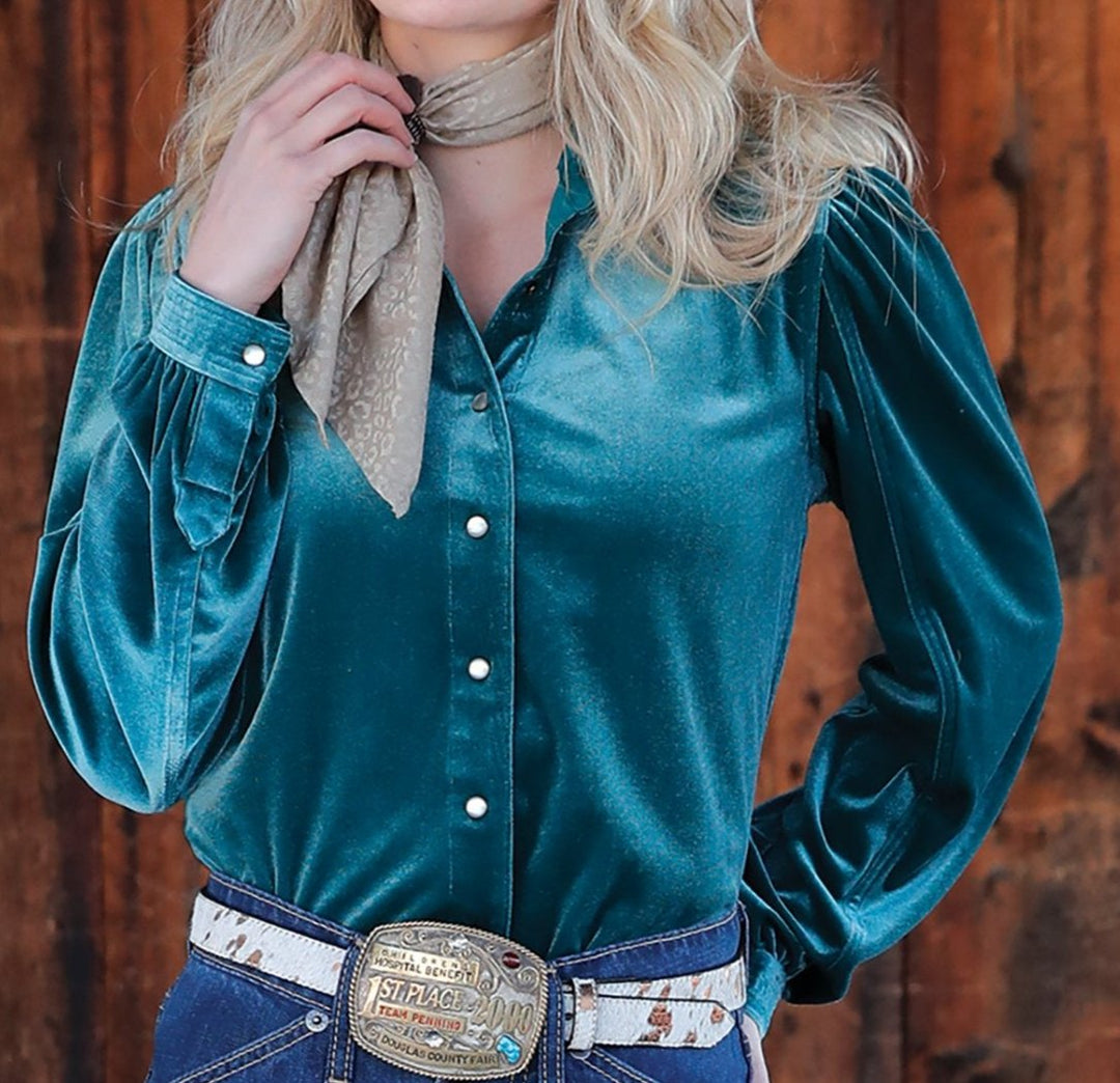 WOMEN'S CRUEL GIRL GIRLFRIEND FIT VELVET WESTERN SNAP SHIRT in TEAL