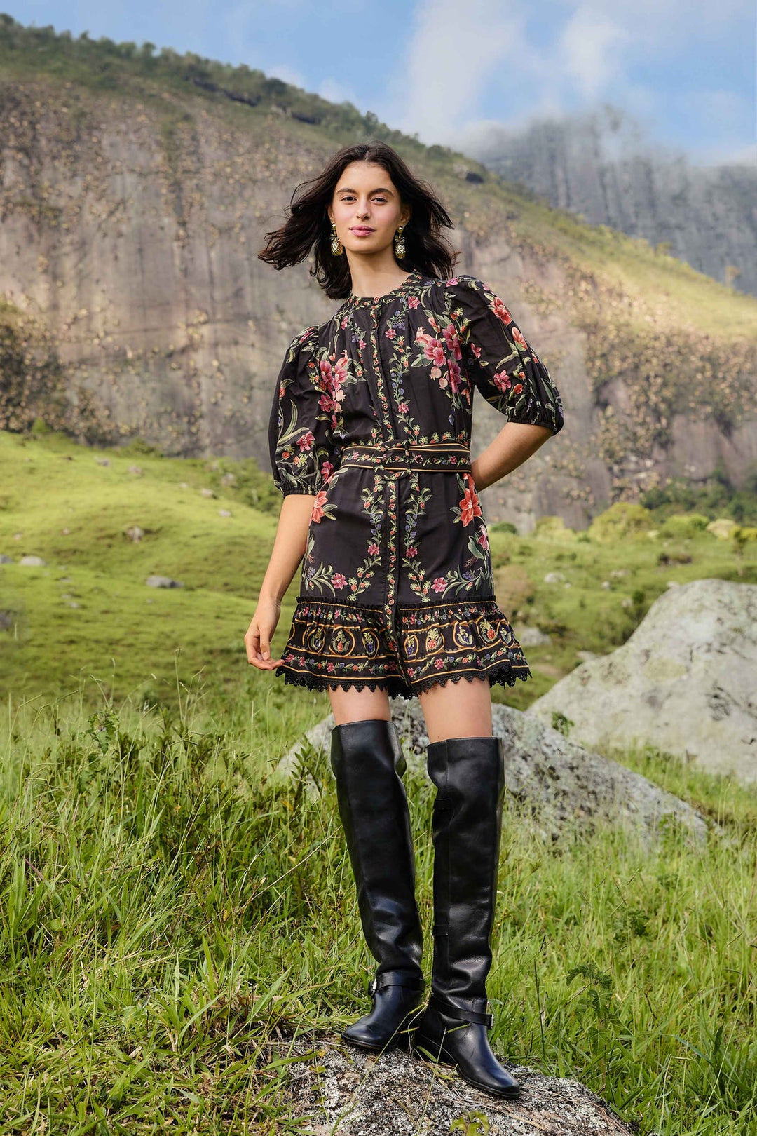 BELLE GARDEN BLACK MINI DRESS