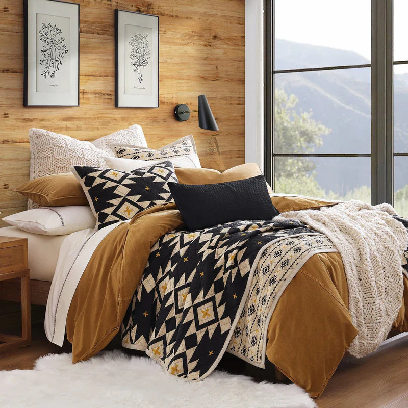 HIGH DESERT REVERSIBLE QUILT SET in TWIN