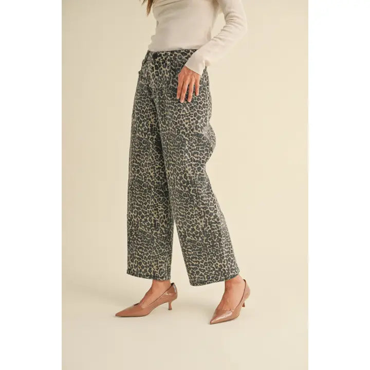 LEOPARD PRINT BARREL PANTS