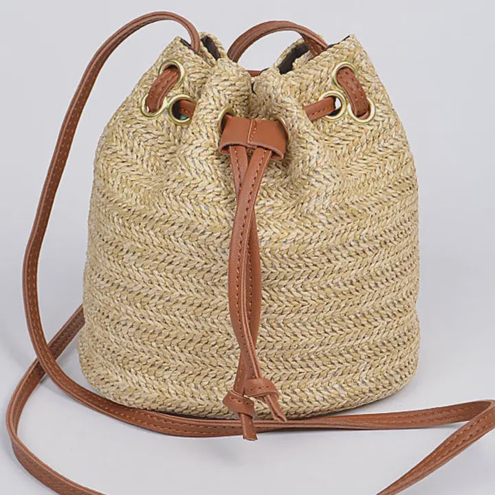 WHOLE STRAW TOTE