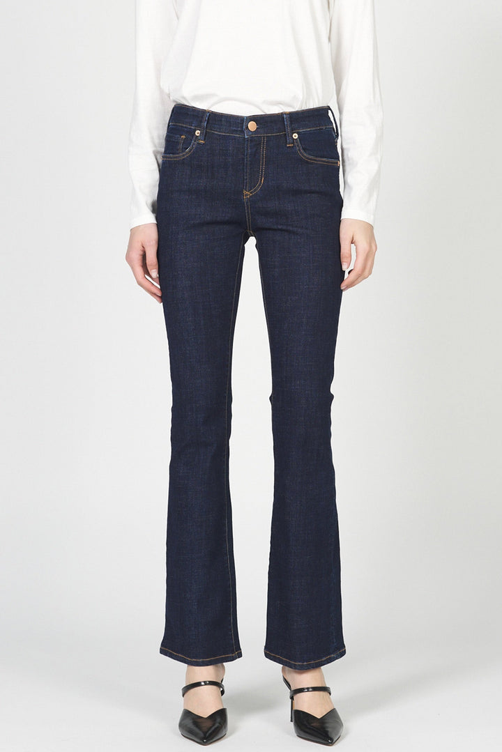 JAXTYN MID RISE JEAN