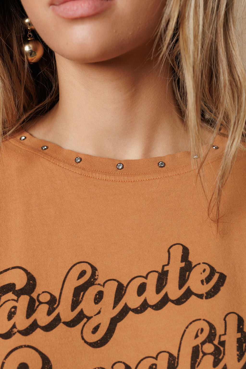 TAILGATE SOCIALITE BOY TEE