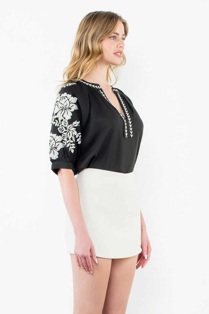 EMB DETAILED PUFF SLEEVE TOP