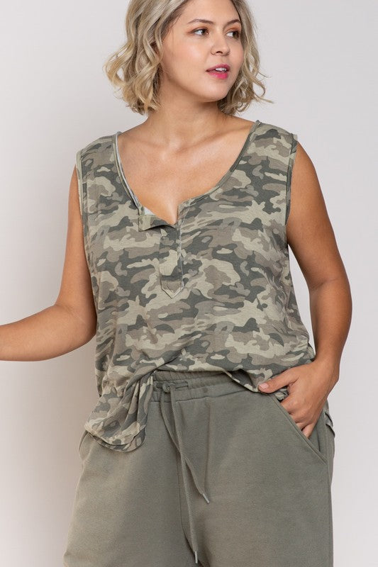 CAMO KNIT PLUS SIZE SLEEVELESS TOP