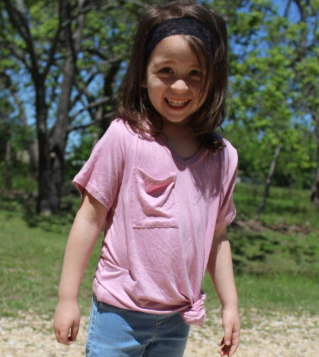 GIRL'S POCKET TEE IN ROSE