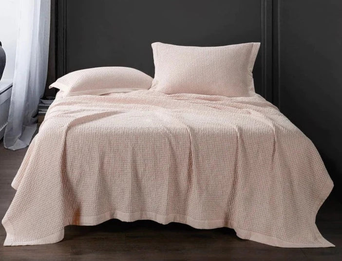 WAFFLE WEAVE COTTON COVERLET in BLUSH, FULL/QUEEN